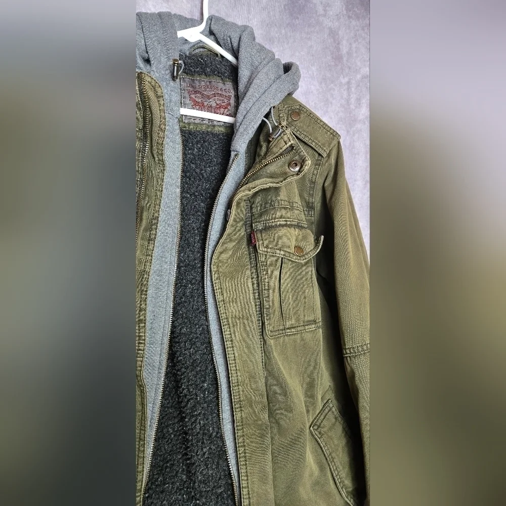 Levi's trucker jacket - Picture 2 of 4